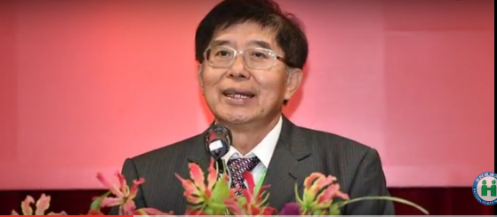 為改進大醫院假日人滿為患情形，健保署長李伯璋表示，將規劃調高基層診所假日的支付標準，以鼓勵診所醫師多安排假日開業。 圖：翻攝衛福部官網