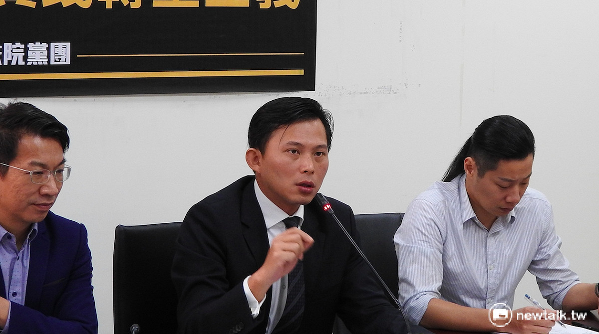 針對是否日本核災食品進口，時代力量立委黃國昌15日表示，事前的檢測與風險評估比起事後的司法協議更重要。 圖：鄭佑漢/攝