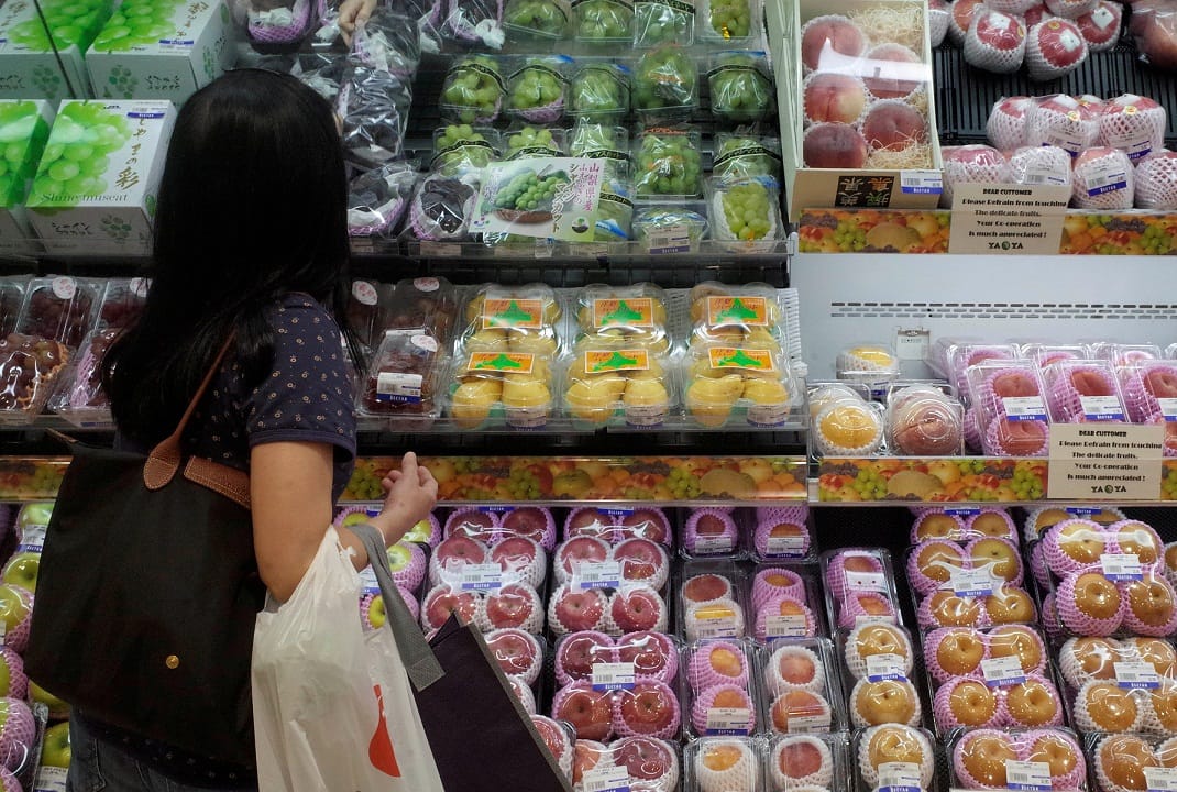 對於日本福島核災周遭4縣食品進口，高達7成3民眾不贊成。圖為日本出口的水果。 圖：達志影像/路透社資料照片