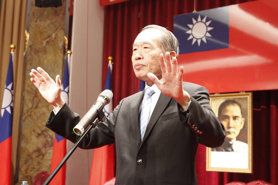 國民黨16日中常會，國民黨主席洪秀柱任命前立委陳鎮湘為第5位國民黨副主席。 圖：翻攝自陳鎮湘臉書