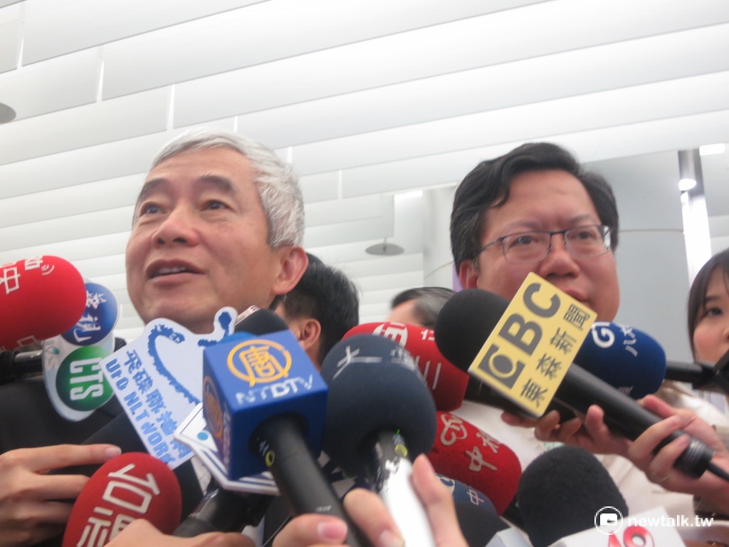 對於外傳復興航空將停航一事，交通部長賀陳旦表示，已交由主管機關民航局了解狀況，但他也強調，旅客權益、飛航安全絕不會打折扣。 圖：呂佳峻/攝