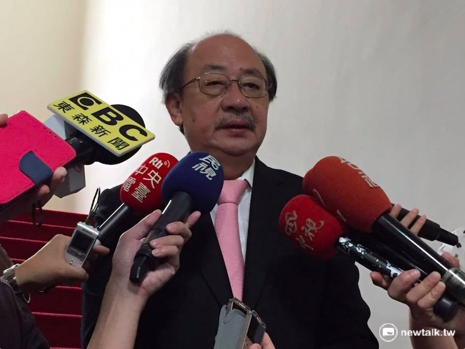 民進黨團總召柯建銘一席「傾向立專法」的發言引發眾怒，有網友更發動連署罷免柯建銘，短短數日已突破8千人。 圖：新頭殼資料照片