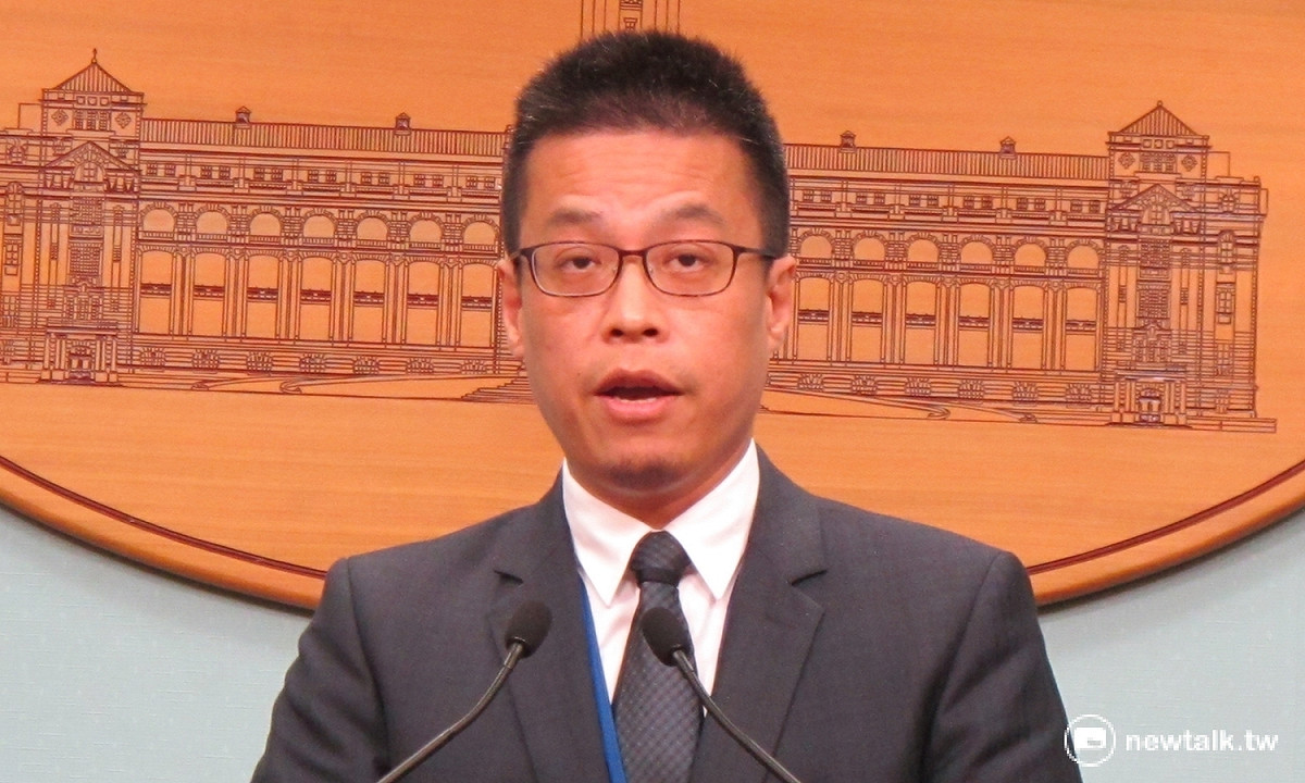 總統府發言人黃重諺22日表示，對於劉兆玄辭去中華文化總會會長一職表示尊重。 圖：林朝億/攝