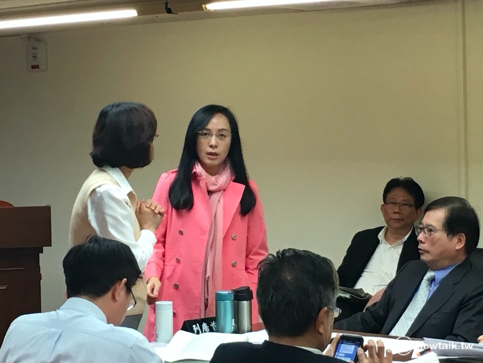 民進黨立委陳瑩30日澄清，提案「凍結」勞檢預算並非刪減。 圖：鄭佑漢/攝
