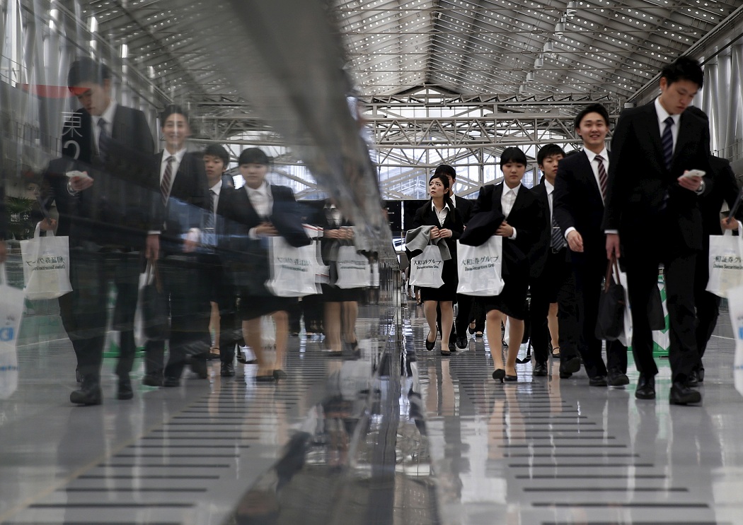 二戰後，日本藉著賠償機制與開發援助重返東南亞，協助建設港灣、道路、工業區等成為東協最大援助國。 圖：達志影像/路透社資料照片