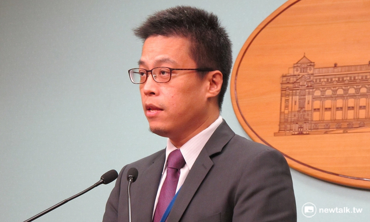 總統府發言人黃重諺5日表示，總統蔡英文在執政決策協調會議裡慰問遭暴力相向的立院黨團總召柯建銘。 圖：新頭殼資料照片