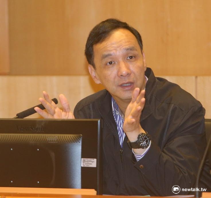 新北市長朱立倫6日認為，票價必須合理化，才能吸引更多人的搭乘，達到興建機場捷運的目的。 圖：陳冠廷/攝