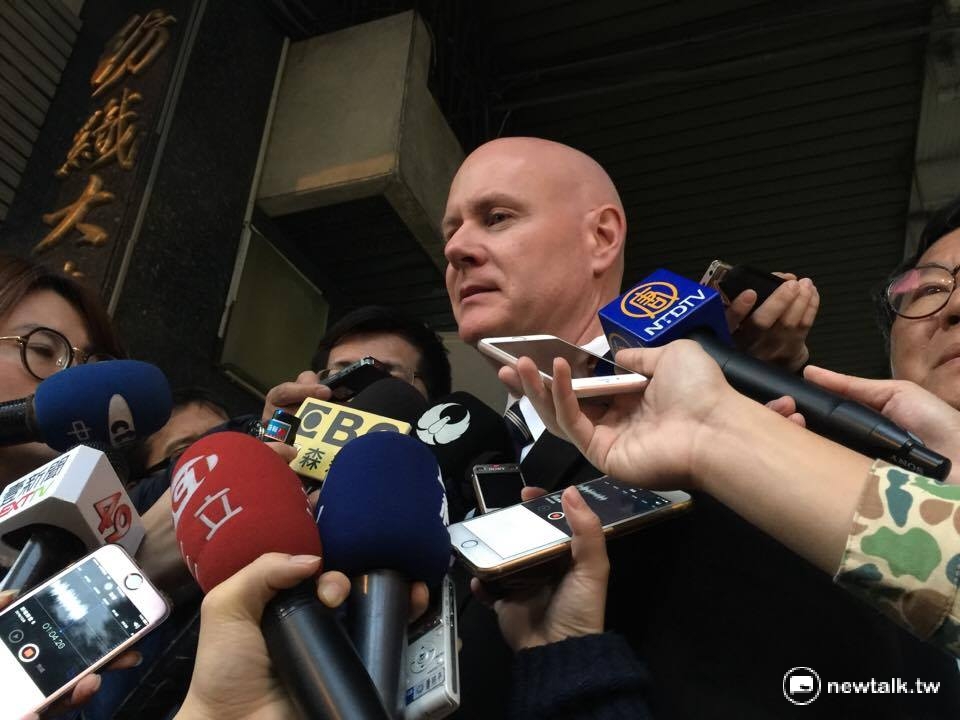美國前副總統錢尼國安顧問葉望輝9日下午與民進黨立委羅致政、陳明文會面，雙方會談超過1個小時。 圖：柯昱安/ 攝