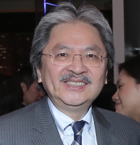 香港財政司司長曾俊華12日宣布請辭後，於台灣時間晚間6點半舉行記者會，但並未如外界預期會宣布參選特首。 圖：翻攝維基百科