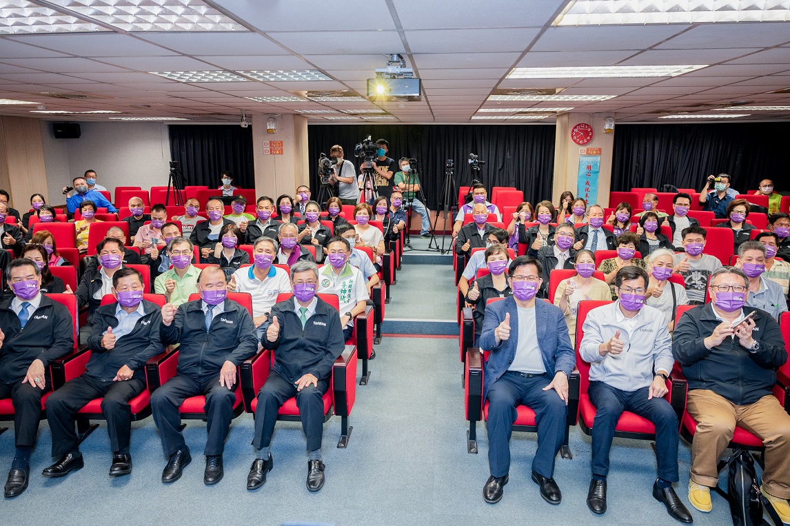 民進黨新北市長參選人林佳龍今（9）日出席和新北市小英之友會的座談。 圖：林佳龍競選辦公室提供