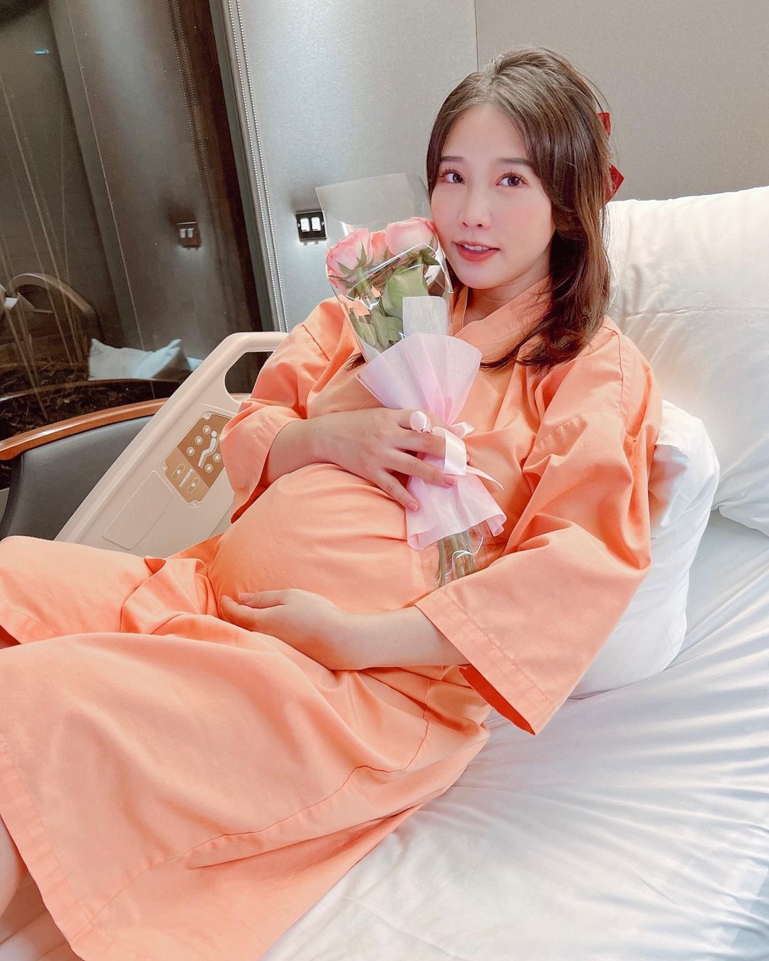 咪妃順利生下「小公主」！ 曬母女合照自虧：哭的比她大聲