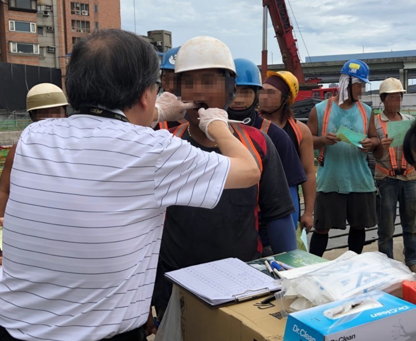 嚼檳榔是口腔癌發生的主要原因。 圖：新北市衛生局提供