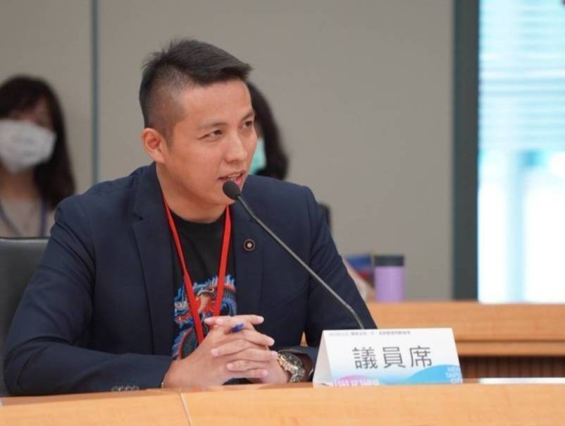 陳偉杰說，林佳龍好好回憶一下自己是怎麼輸掉台中市長寶座的，不要重蹈覆轍只會開支票畫大餅，最後再來圖利財團，還是認認份份的勤跑29區，先去化解「沒有誠信」的罵名比較實在。 圖：陳偉杰辦公室提供