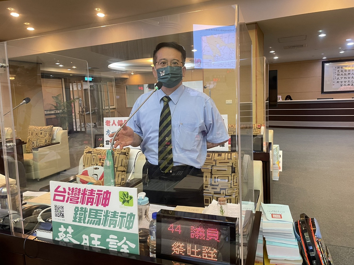 民進黨籍市議員蔡旺詮指出，南科效應發光發熱，市府應該打好堅實基礎，安平再生水廠的供水一定要穩定。同時改善園區鄰近區域的淹水問題，讓被南科新引來台南定居的青年們，有更好的居住環境。