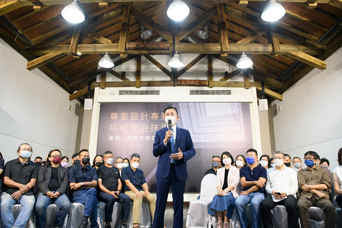 林智堅痛批，國民黨用政治霸凌專業，破壞台灣民主，讓選舉成為潑髒水比賽。 圖：林智堅臉書