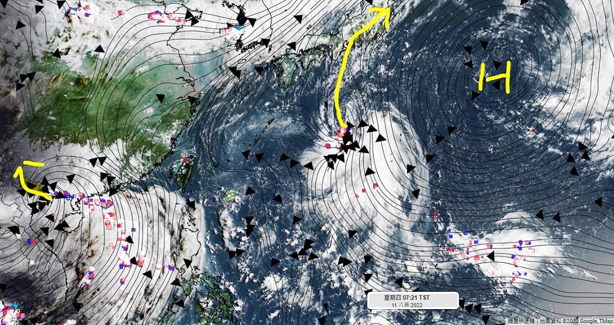 今年第八號颱風「米雷」(右)最快今天生成。 圖：取自氣象達人彭啟明臉書
