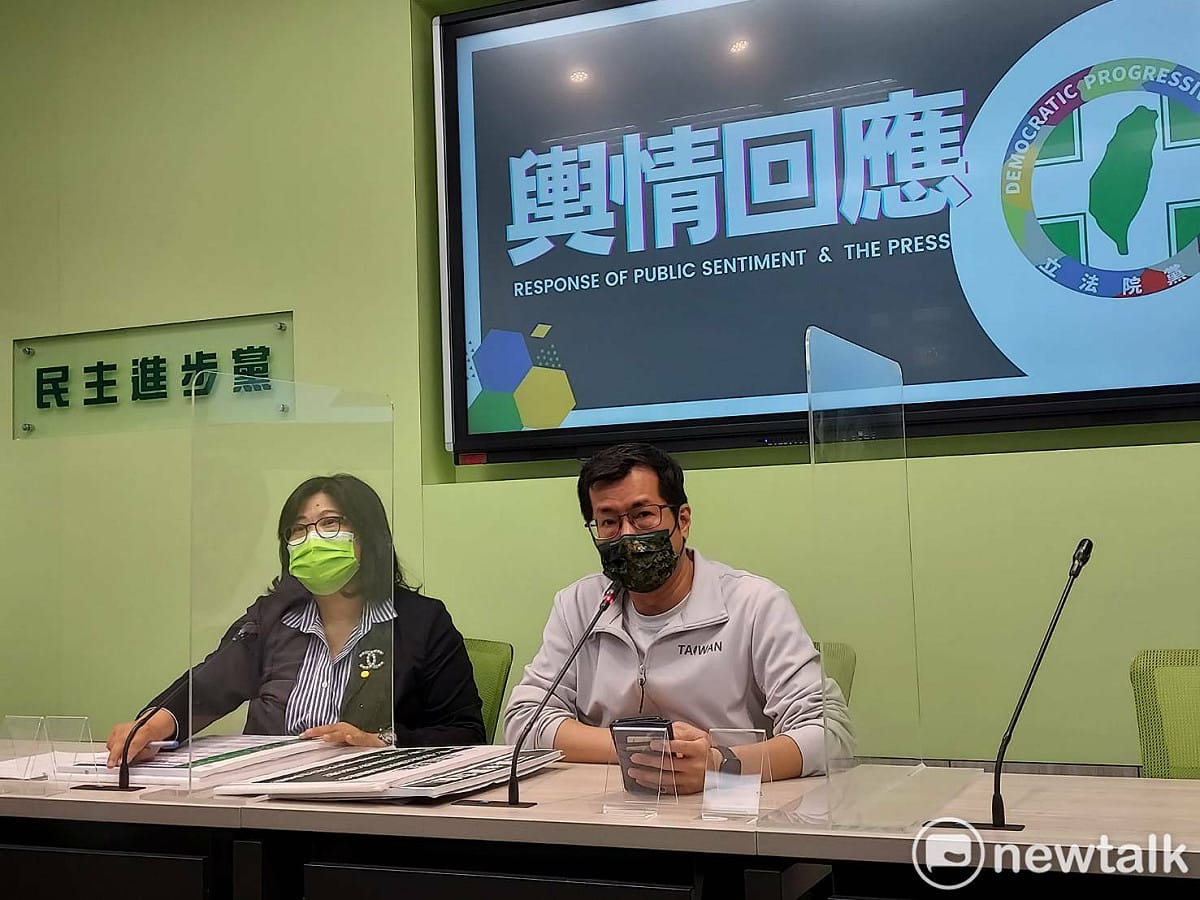 就國民黨團質疑，民進黨團在記者會上反擊。 圖：陳佩君／攝