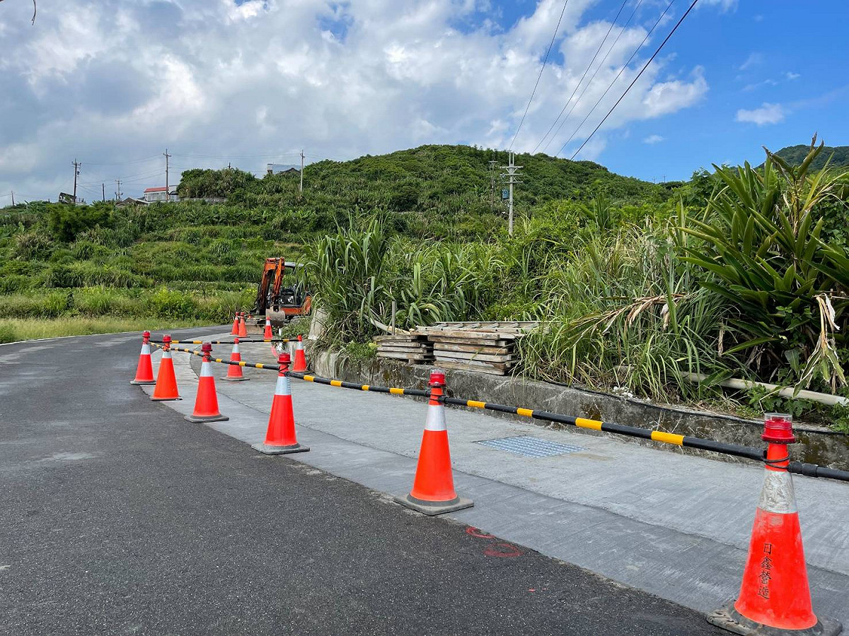 金山區忠義路第二階段拓寬工程目前正在施工。 圖：金山區公所提供