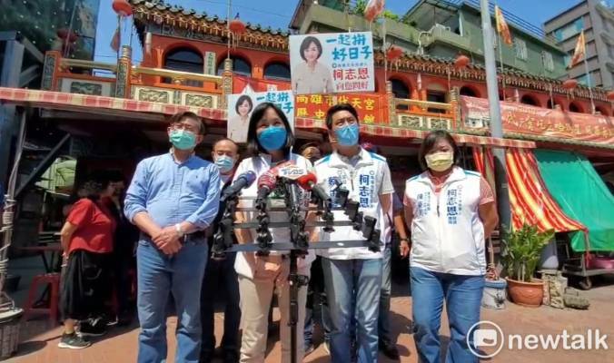 柯志恩(左二)指青年局刻意曲解她的意思。 圖：孫家銘攝