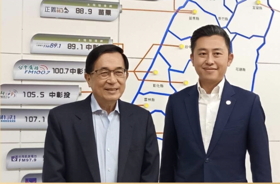 針對論文風波，陳水扁指出林智堅年紀還輕，應另找「嚴師」重寫論文，未來仕途還很難說。