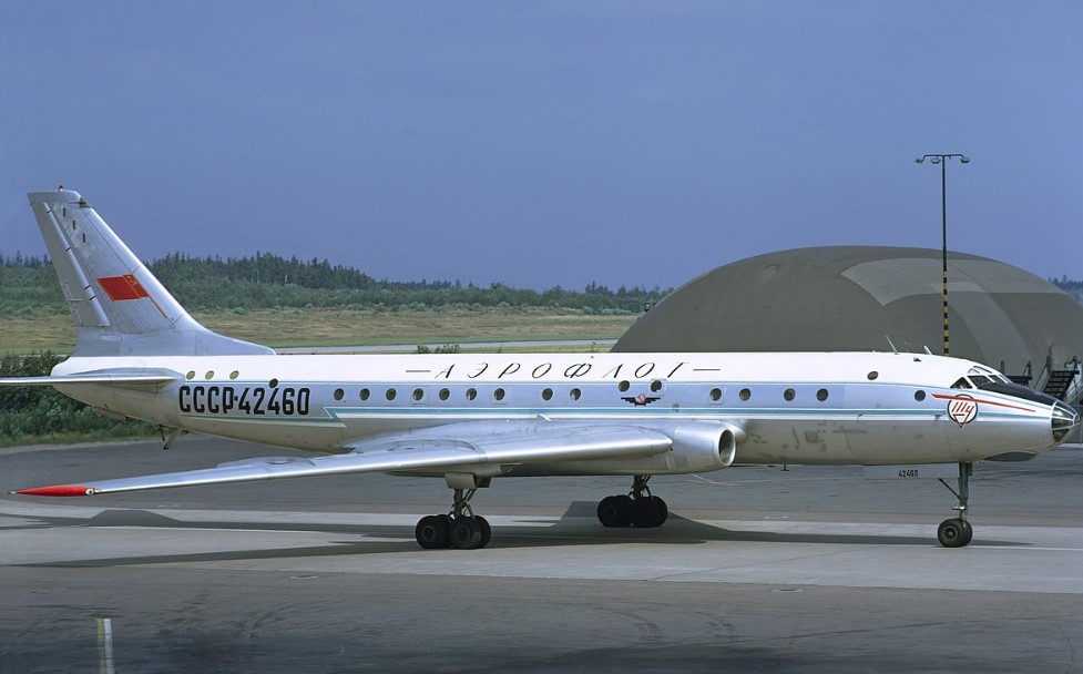 俄羅斯航空公司面臨制裁，難以向外採購零件，因此要求政府將飛機零件拆換合法化。圖為俄羅斯航空噴射客機圖波列夫Tu-104。 圖：翻攝自維基百科CC
