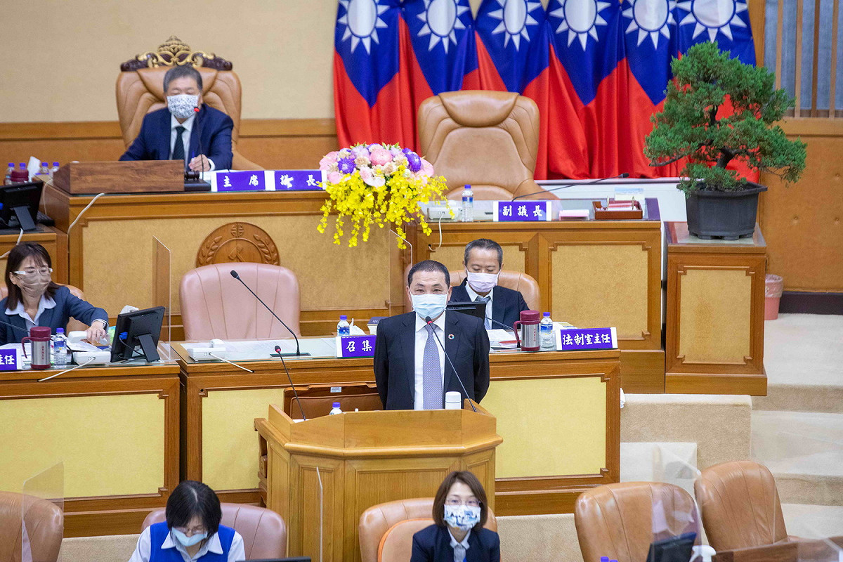 侯友宜在新北市議會施政報告。 圖：王峻昌／攝