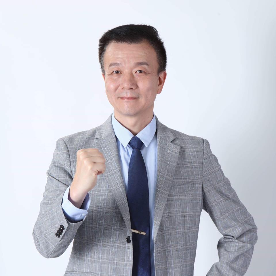 于北辰痛批，在台親共電台、各軍系與深藍社團、學長們，不斷應和中共攻擊他，質疑怎麼不罵胡錫進、趙立堅？怒嗆，黃埔還給你們降派，不要叫我「黃埔人」。 圖：取自于北辰在桃園臉書（資料照）
