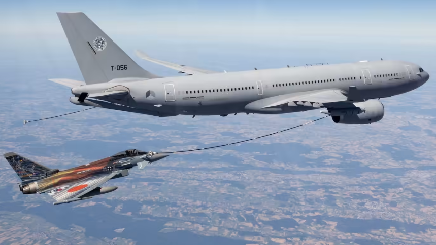 德國空軍機隊進行空中加油，並於週二抵達新加坡。 圖:翻攝自德國空軍推特