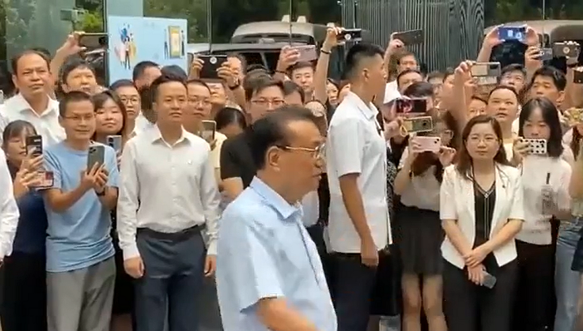 不管廣東、海南疫情嚴重 他不戴罩又出來了! 要求官員「救經濟、挑大樑」