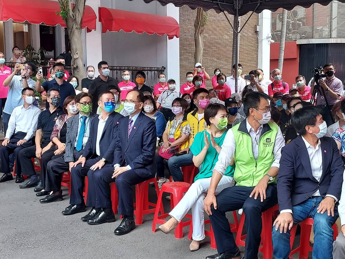 游錫堃、陳吉仲、吳玉琴等人前往力挺。 圖:陳佩君/攝