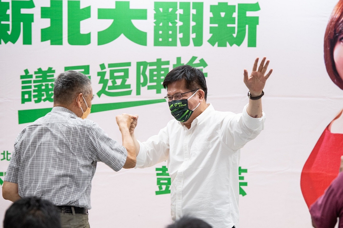 新北市長參選人林佳龍說，距離11月26日投票日在8月18日突破倒數一百天，感謝接連幾場座談會都感受到民眾的熱情，也代表民進黨在基層耕耘的實力獲得肯定。 圖：林佳龍競選辦公室提供