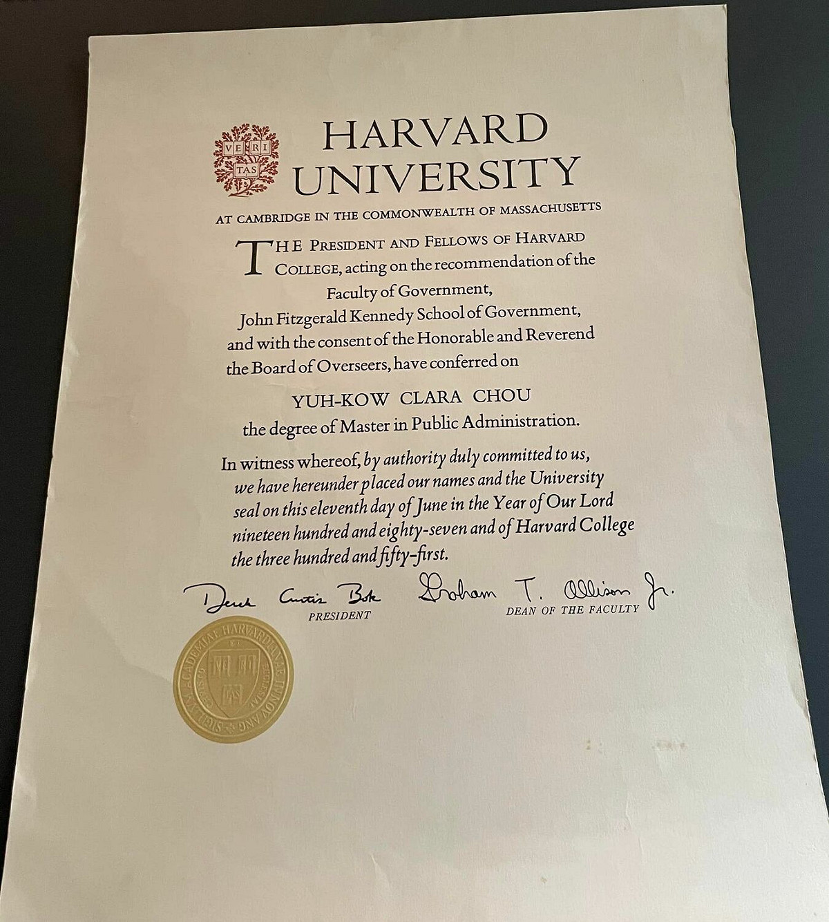 周玉蔻畢業自哈佛大學甘迺迪政府學院，取得公共行政碩士學位。 圖：翻攝自周玉蔻 臉書
