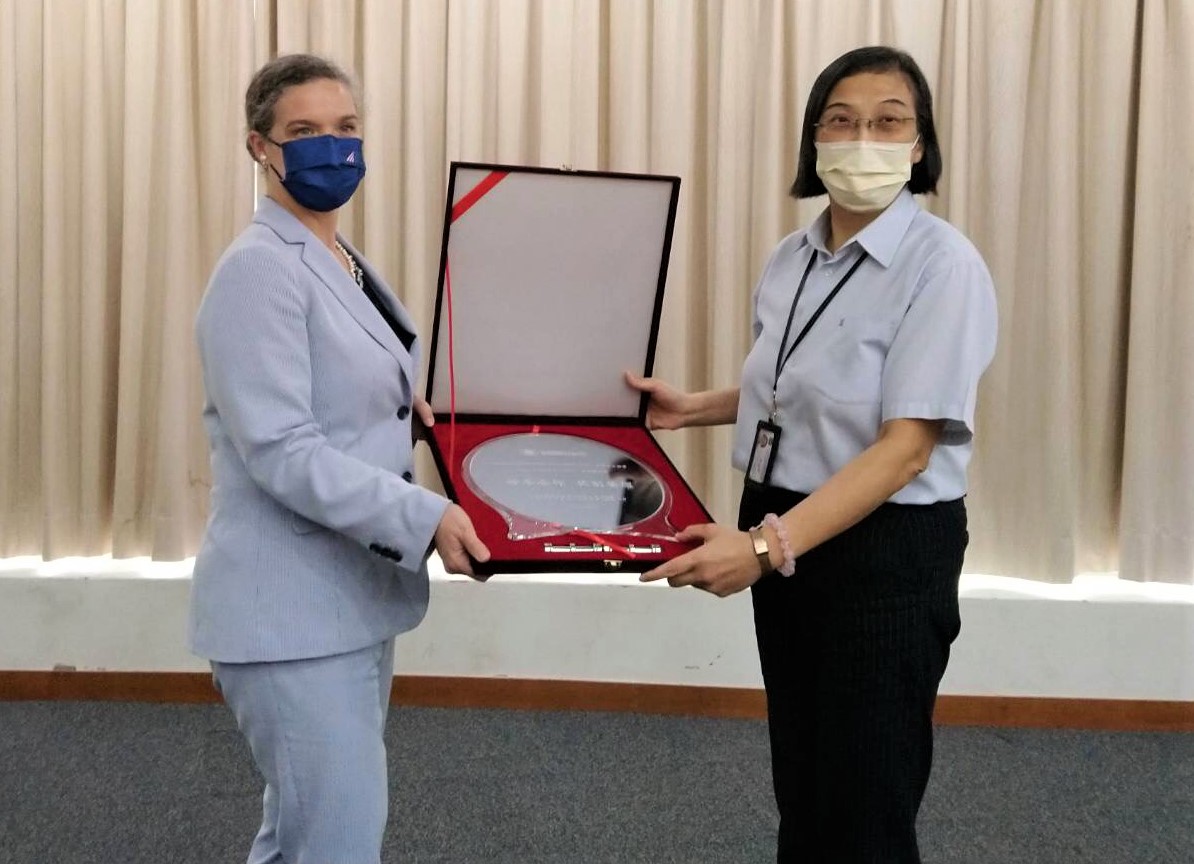 AIT處長孫曉雅與環球晶董座徐秀蘭會面 環球晶德州新廠「11月動土」