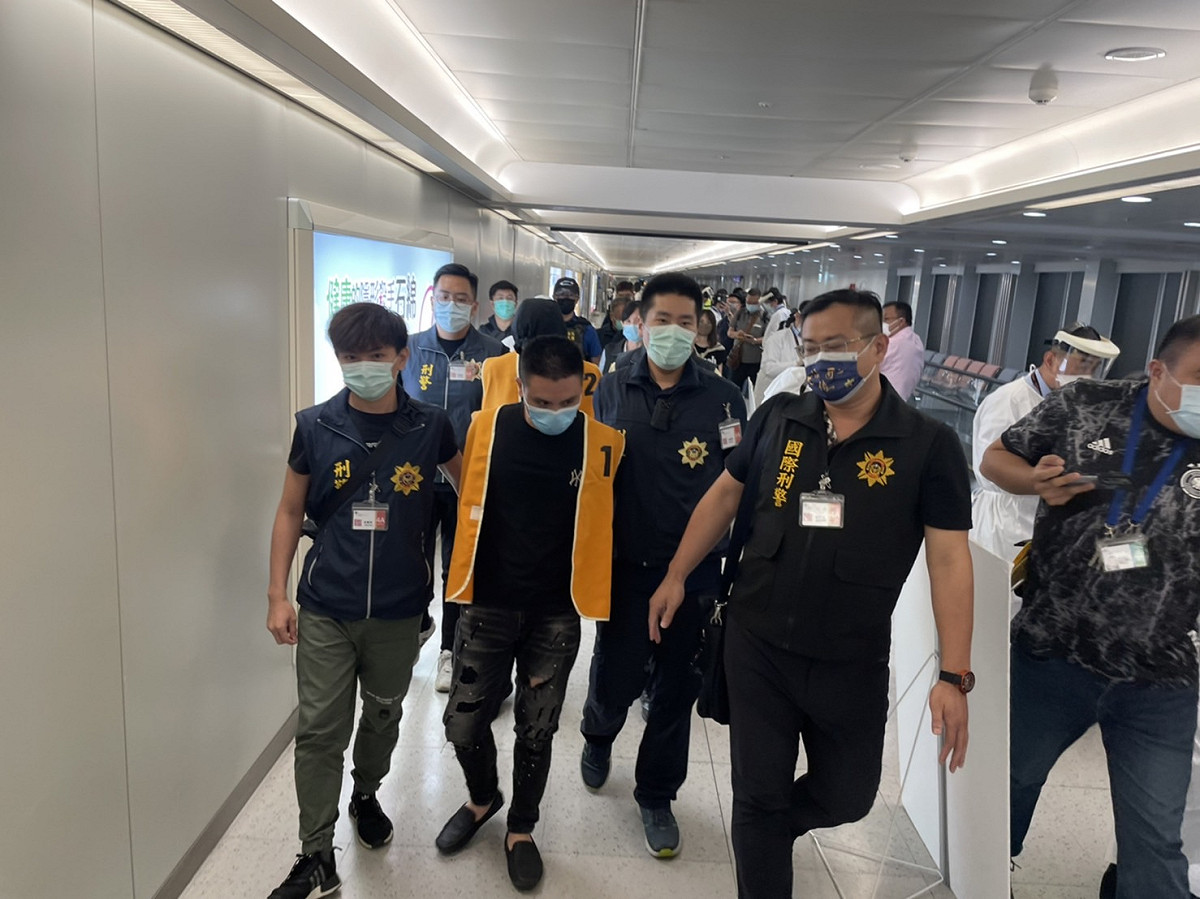 台泰合作跨境攔阻柬埔寨人口販運被害人，逮捕柬埔寨詐騙集團重要幹部歸案。  圖：內政部警政署刑事警察局提供（資料照）