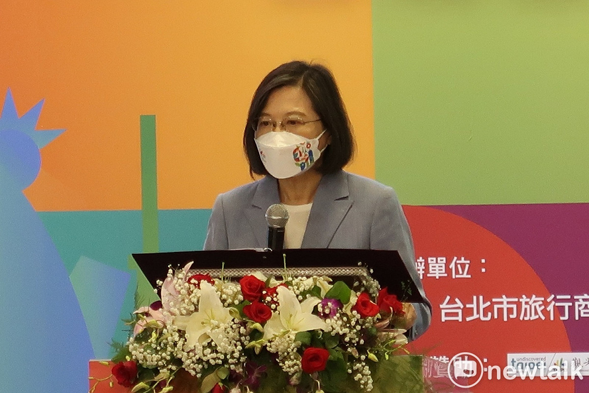 總統蔡英文今（19）日上午出席在世貿一館舉行2022台北觀光博覽會開幕儀式。 圖：林朝億/攝