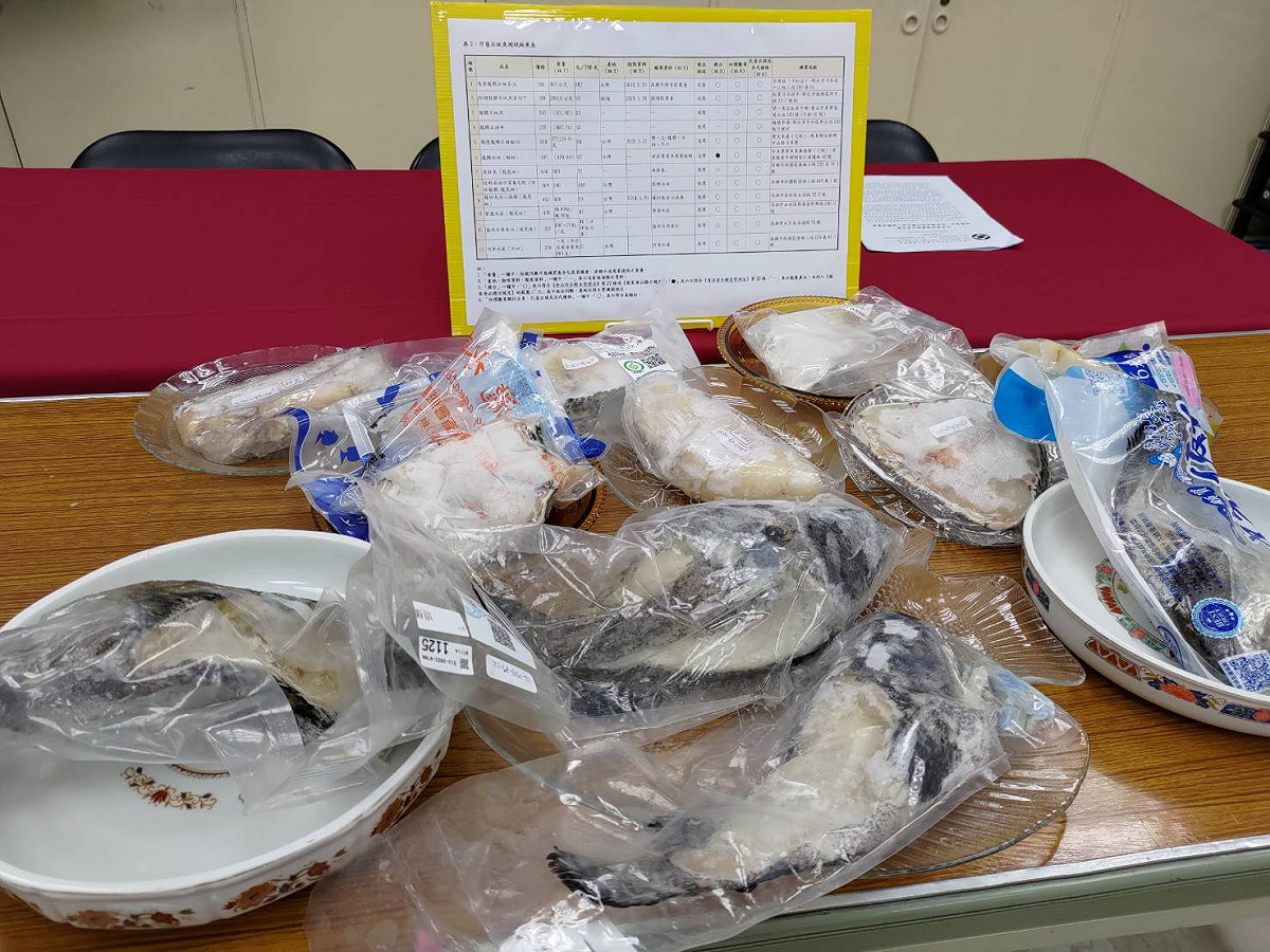消費者文教基金會對石斑魚進行抽樣檢測，共採樣12件石斑魚樣品。 圖：消費者文教基金會／提供