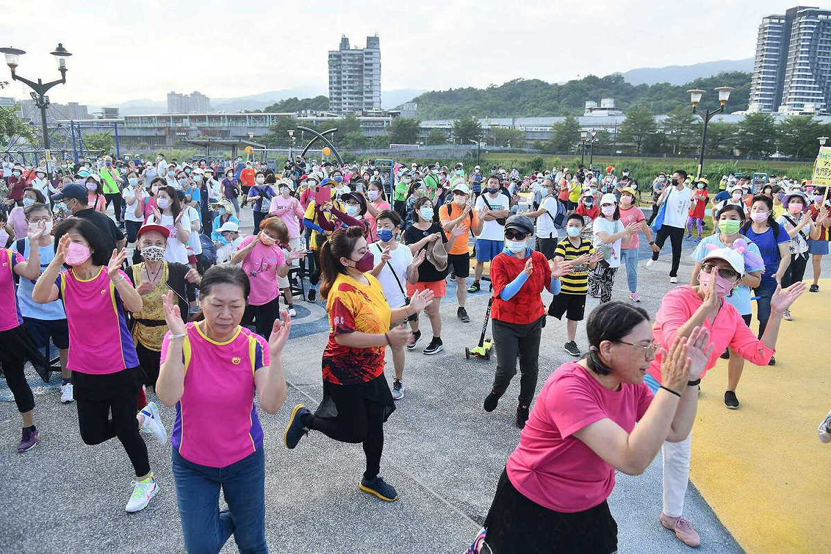 活動現場有帶動跳、健康操等餘興節目。 圖：新北市新聞局提供