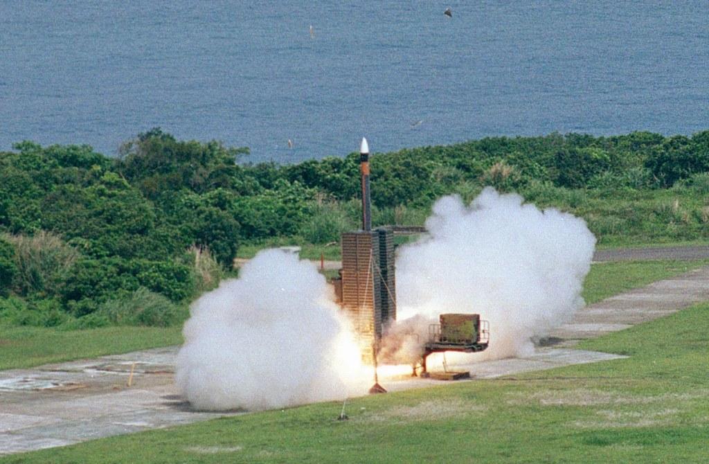 弓三垂直發射架發射。 圖：翻攝自中科院網站（資料照）
