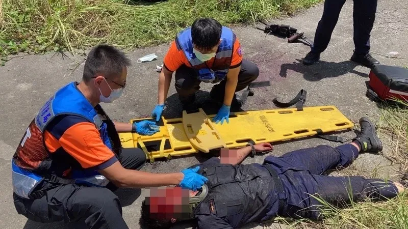 台南市22日傳出殺警案，兩名警員遭歹徒持刀砍傷，送醫不治。 圖 : 記者爆料網/提供