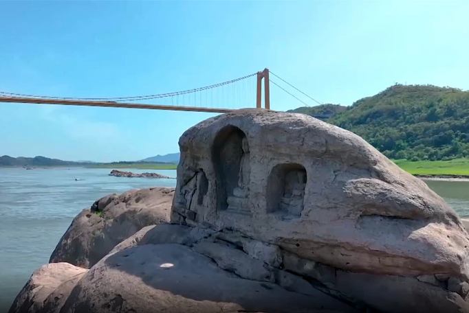 重慶巴南，明清摩崖造像距今已有近600年曆史。