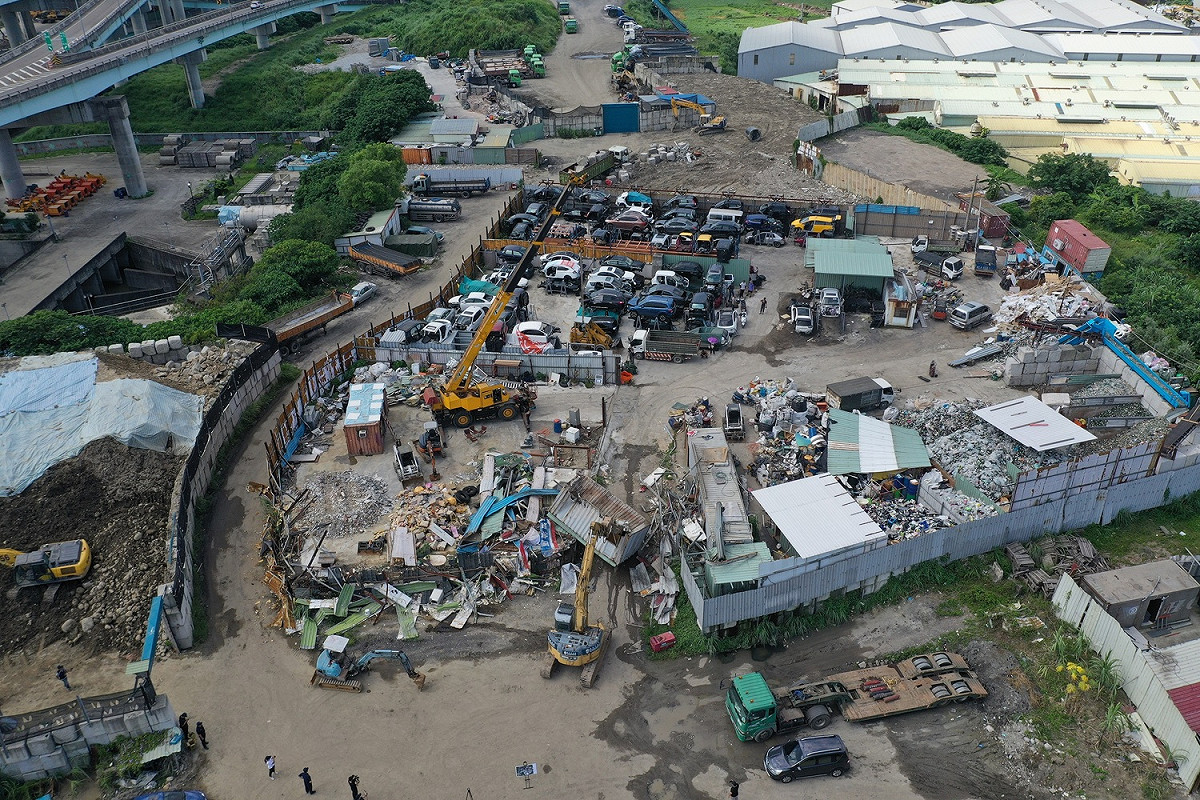 廠家改善前。 圖：新北市城鄉局提供