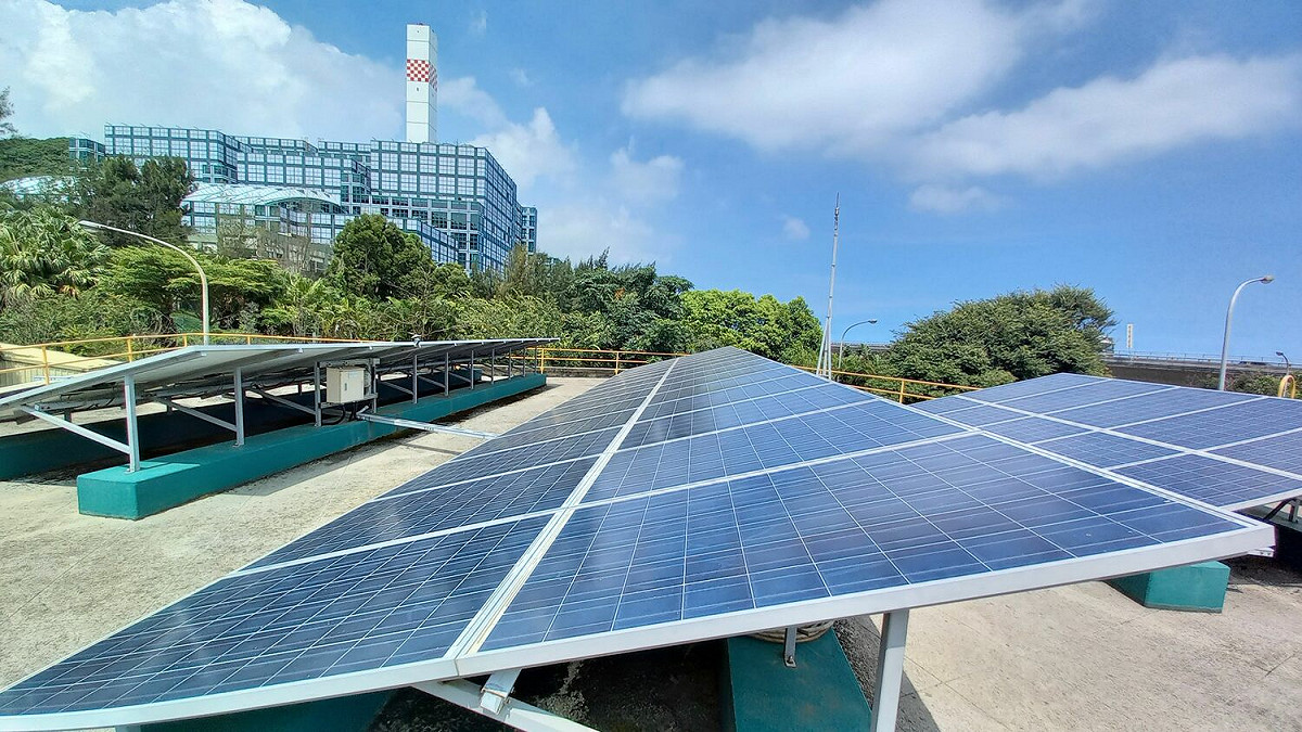 能源轉型產業創新-綠能發電，公有房舍太陽光電招租。