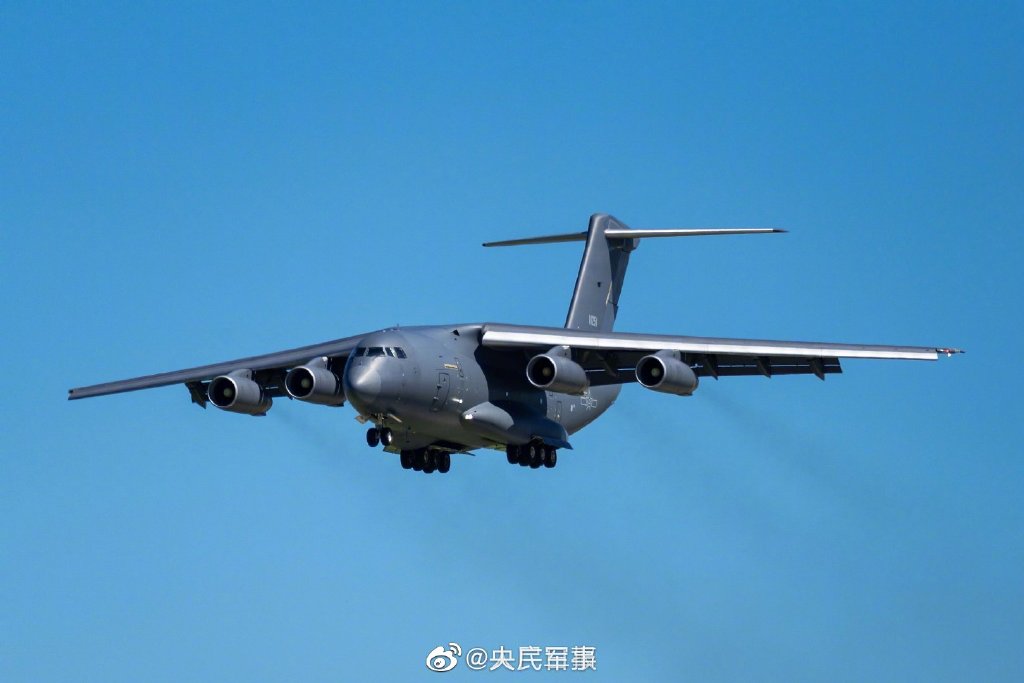 2022空軍航空開放活動彩排現場 。「天之翼」飛行表演隊、「紅鷹」飛行表演隊、「八一」跳傘隊和「藍鷹」跳傘等都在現場展示各自表演，殲-20、運-20也紛紛亮相。