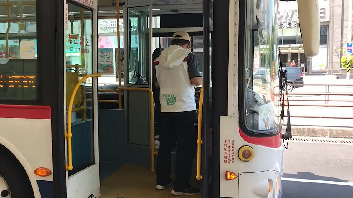 車輛稽查。 圖：新北市交通局提供