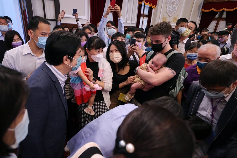 蔡英文總統今（26）日上午偕同賴清德副總統出席「111年總統府暨國家安全會議員工家庭日」活動。 圖：總統府提供