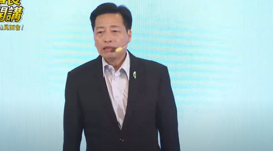 民進黨前立委鄭寶清27日晚間正式宣布脫黨參選。 圖：截自YouTube「董事長開講」