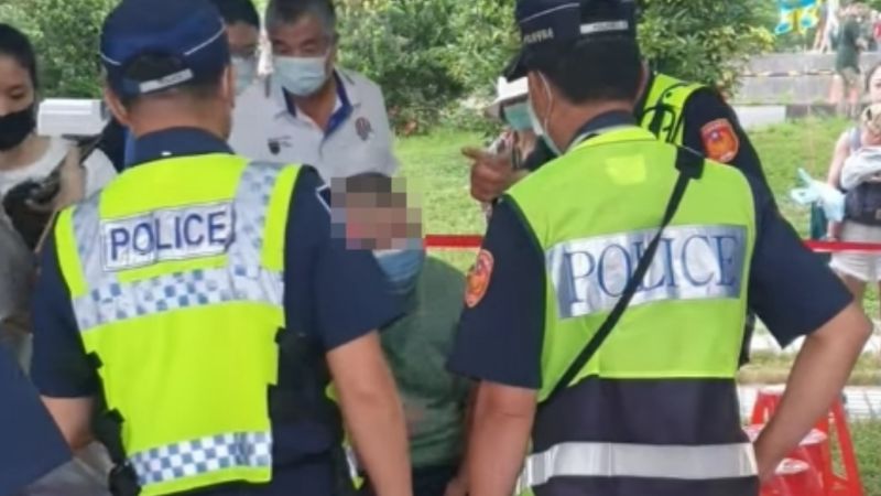 ▲台中熱氣球嘉年華今（28日）最後一天，卻爆出有插隊哥趁其他人去上廁所直接插隊，逼得員警出面處理，最後才解決風波。 （圖／爆料公社）