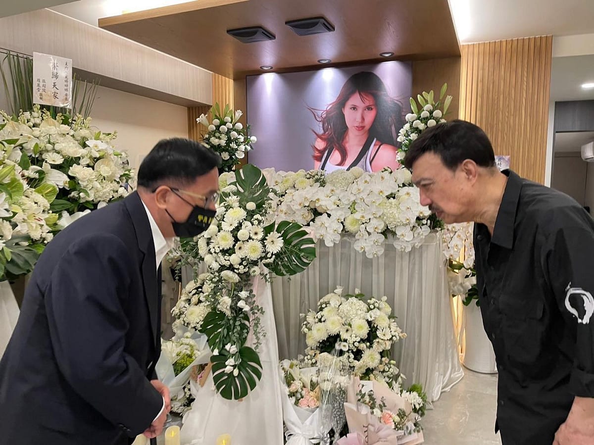 陳水扁前總統親赴余苑綺靈堂致哀。 圖：取自陳水扁新勇哥物語臉書
