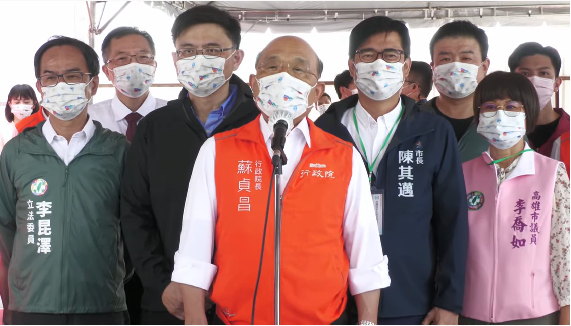 行政院長蘇貞昌今（29）天上午到高雄出席旗津區第二條過港送水管工程通水典禮前受訪。 圖：擷自直播畫面
