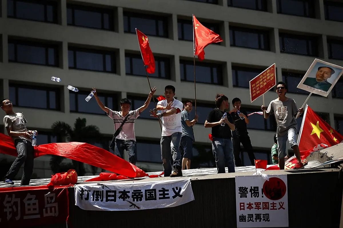 中國廣州舉辦反日遊行。